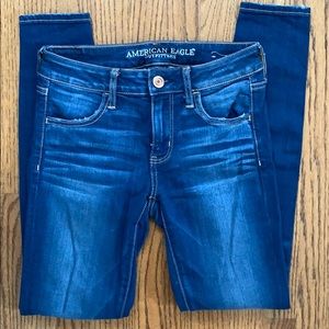 Dark wash American Eagle jeggings